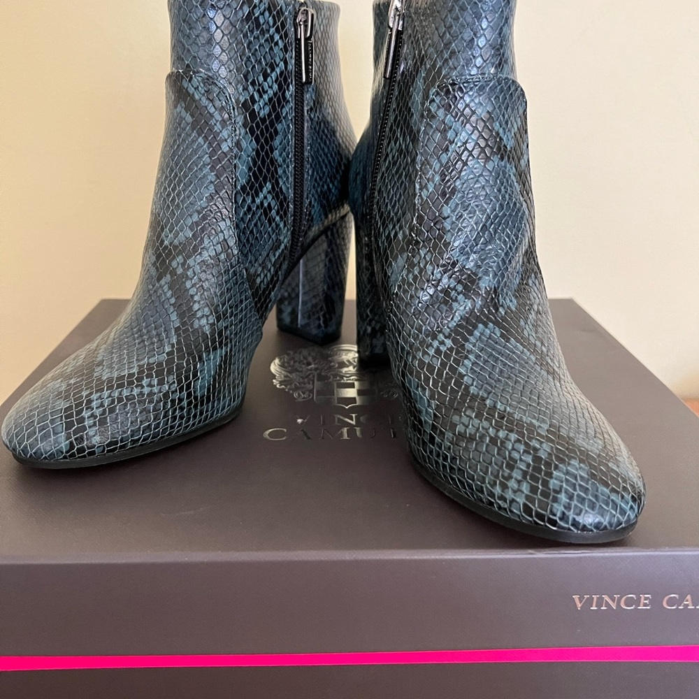 VINCE CAMUTO Sanstan bootie dark teal snake leather -6.5-NIB! - Picture 2 of 8